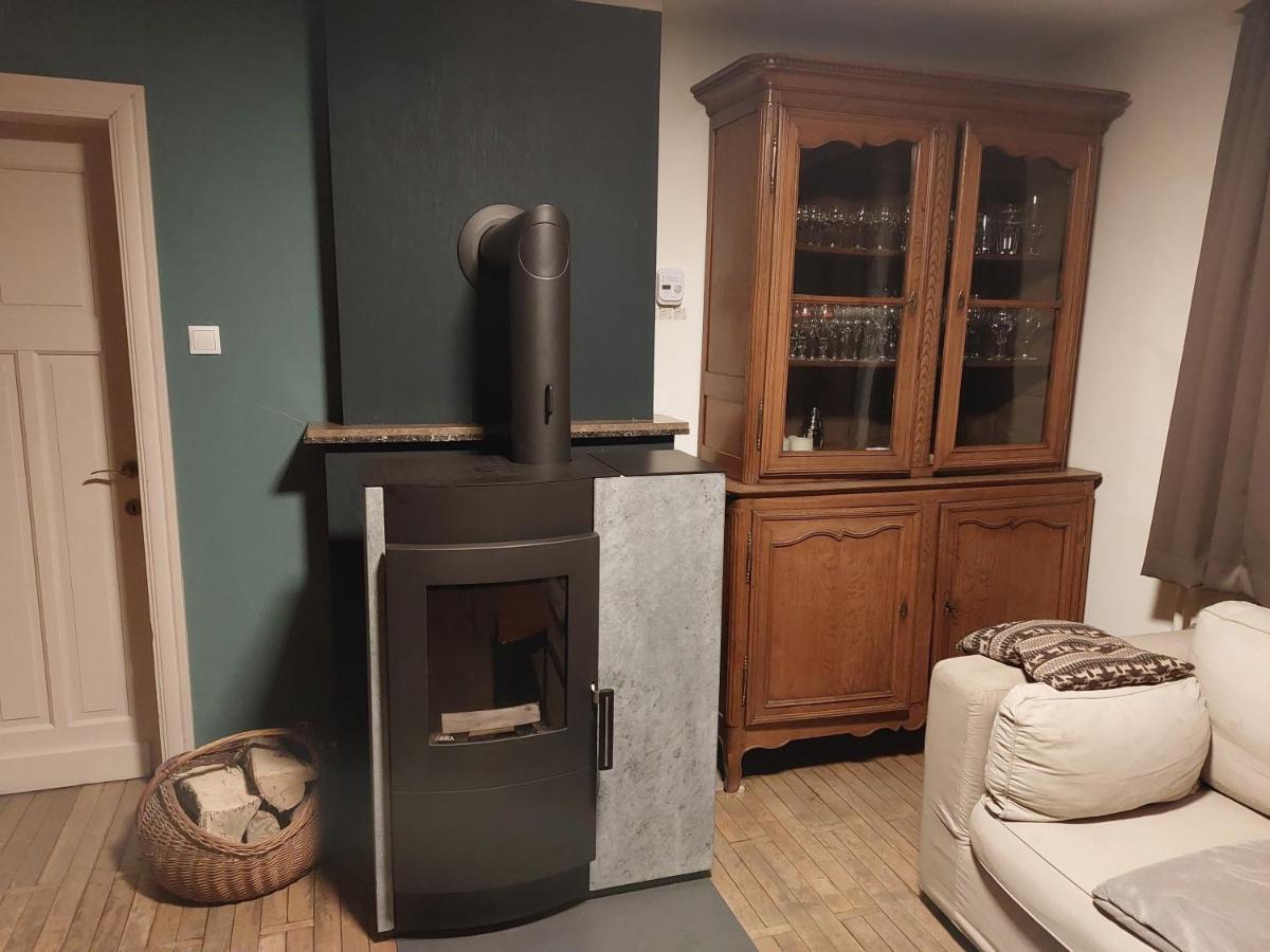 Le Reposoir Maison Spacieuse Avec Feu Au Bois Bertogne Exterior photo